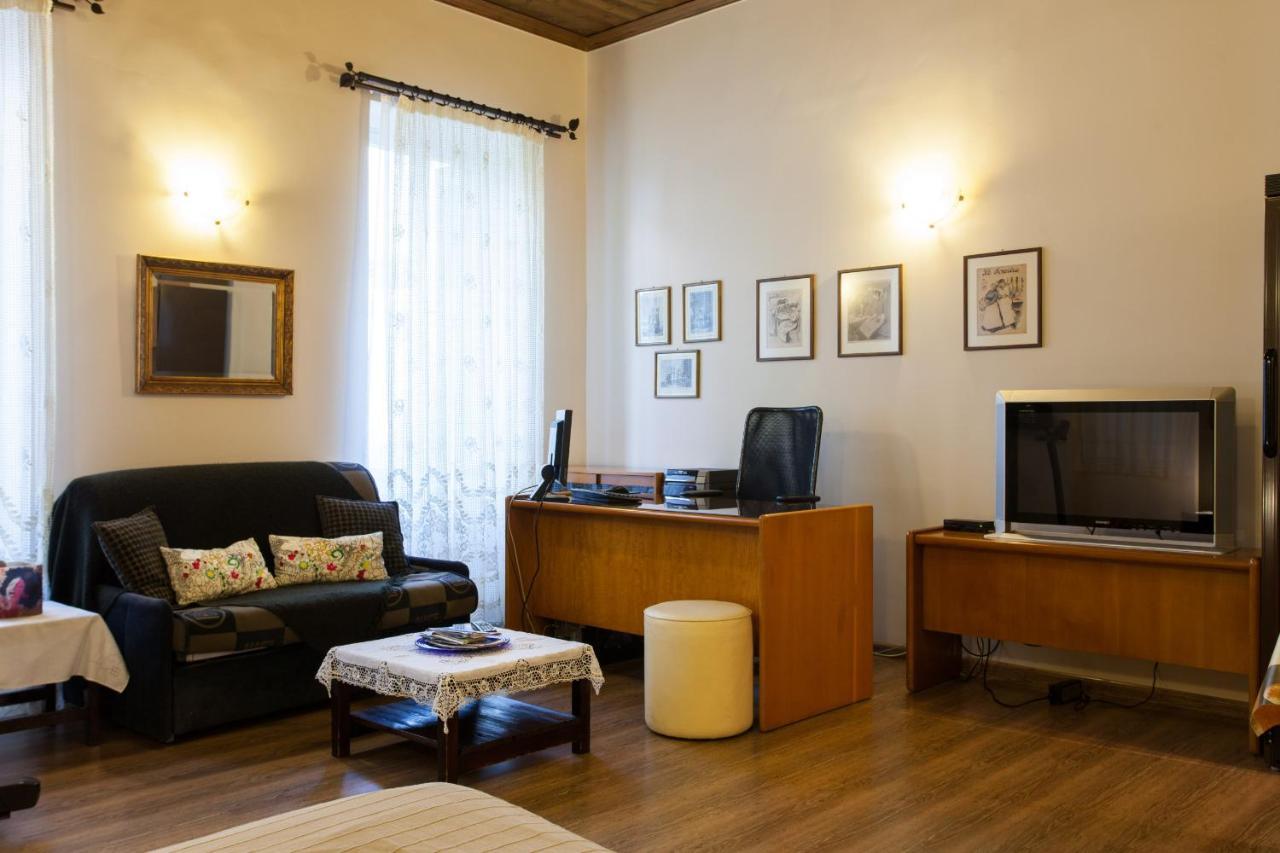 Psyri Neoclassical House Yard Free Parking Athens Ngoại thất bức ảnh