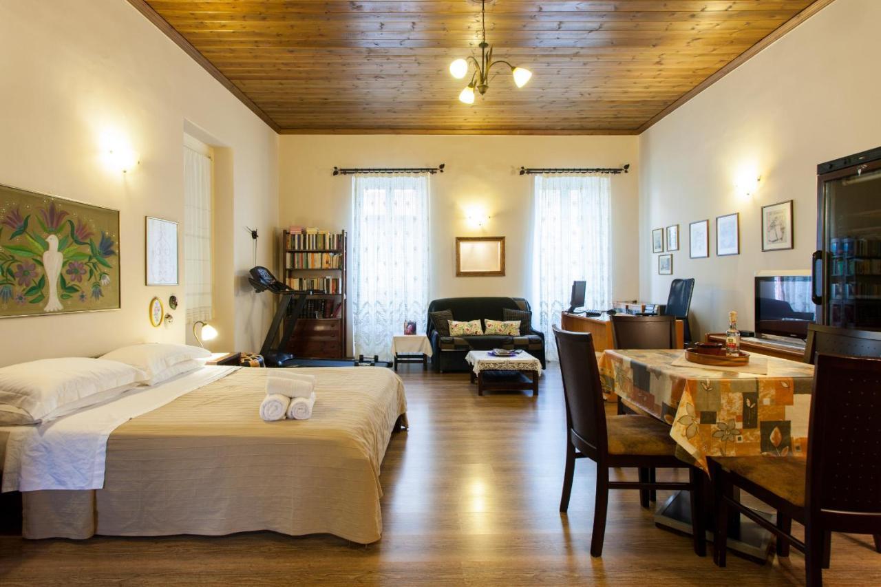 Psyri Neoclassical House Yard Free Parking Athens Ngoại thất bức ảnh